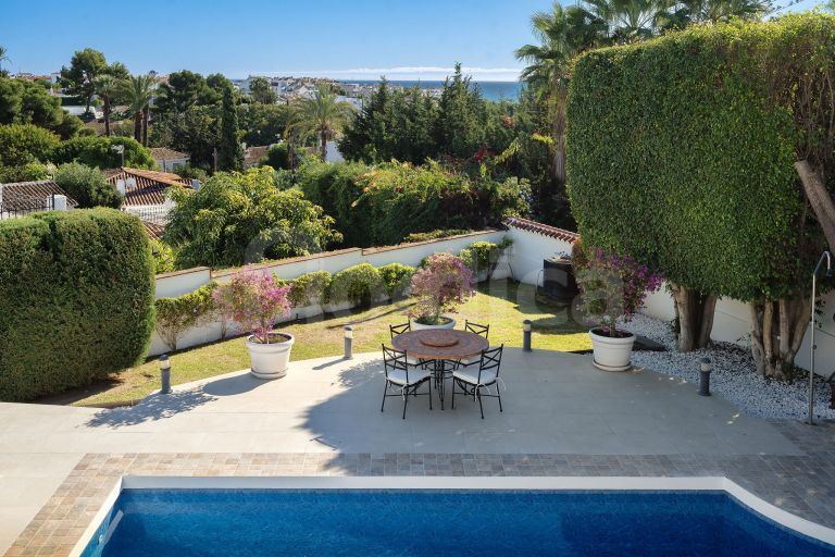 Villa zu verkaufen in Nueva Andalucia