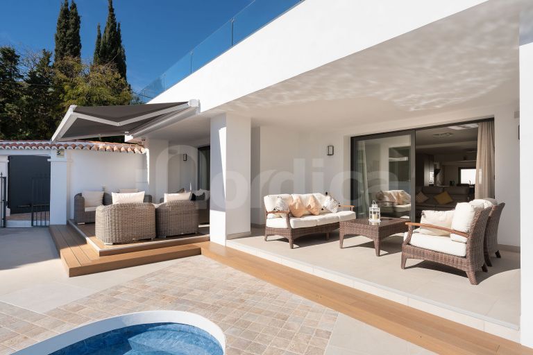 Villa zu verkaufen in Nueva Andalucia