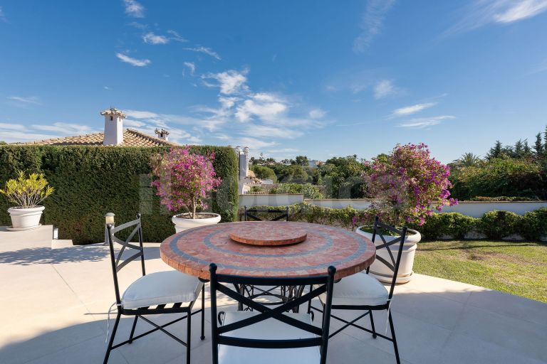 Villa zu verkaufen in Nueva Andalucia