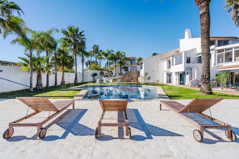 Villa for sale in Bahia Dorada