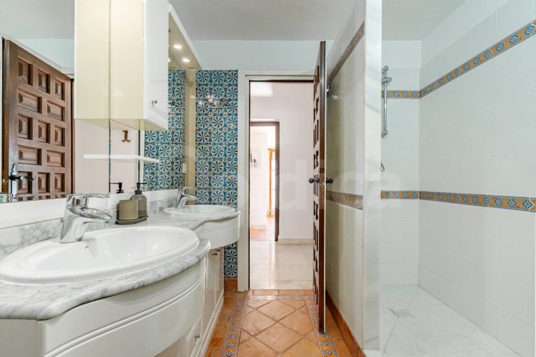 Villa for sale in Bahia Dorada