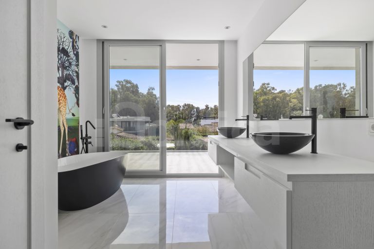 Villa for sale in San Pedro Playa