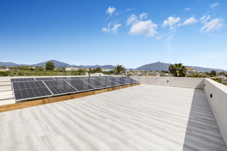 Villa for sale in San Pedro Playa