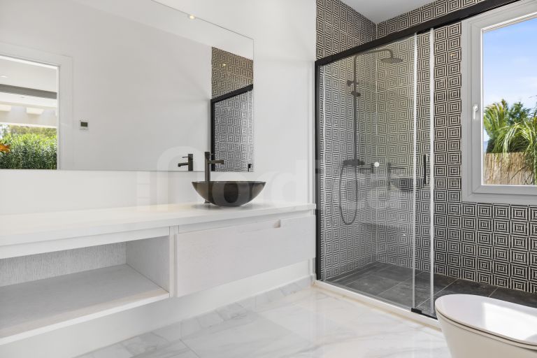 Villa for sale in San Pedro Playa