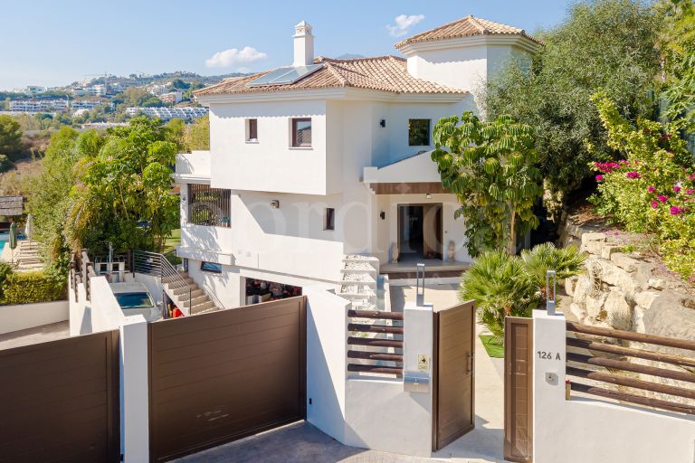 Villa zu verkaufen in Nueva Andalucia
