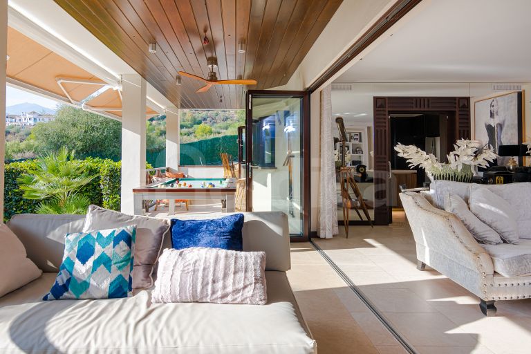 Villa for sale in Nueva Andalucia