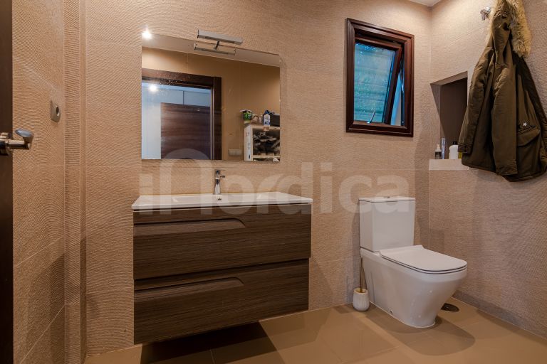 Villa for sale in Nueva Andalucia