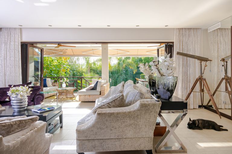 Villa for sale in Nueva Andalucia