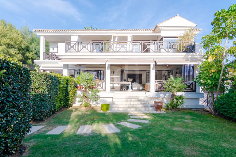 Villa zu verkaufen in Nueva Andalucia