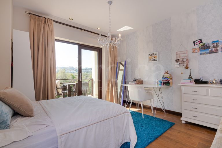 Villa zu verkaufen in Nueva Andalucia