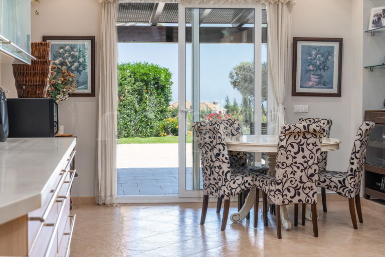 Villa for sale in Los Naranjos