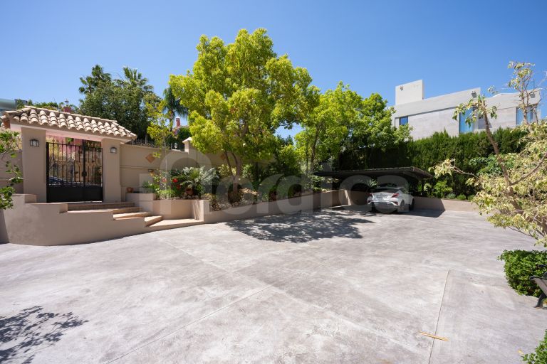 Villa for sale in Los Naranjos