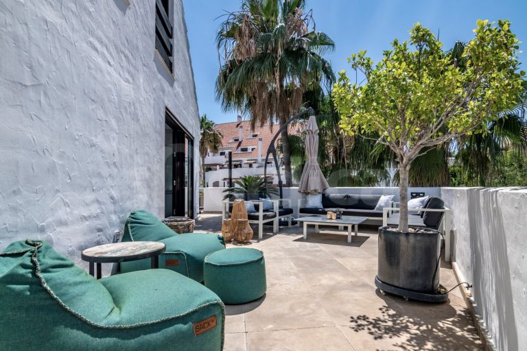 Duplex Penthouse for sale in La Maestranza