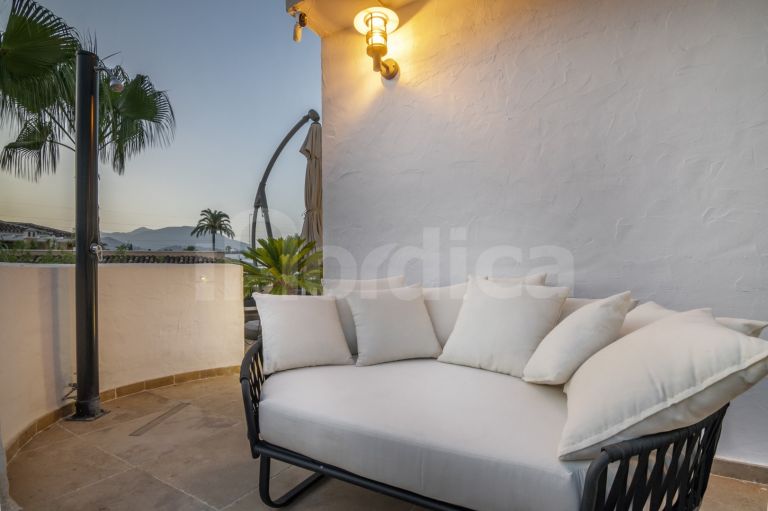 Duplex Penthouse for sale in La Maestranza