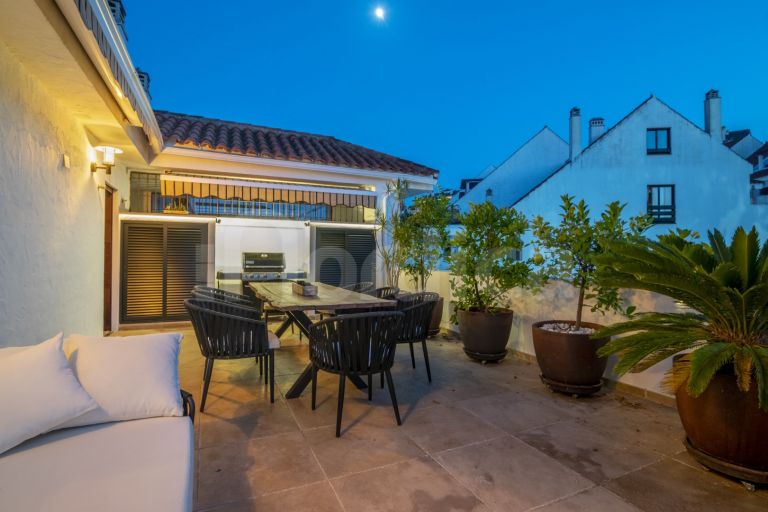 Duplex Penthouse for sale in La Maestranza