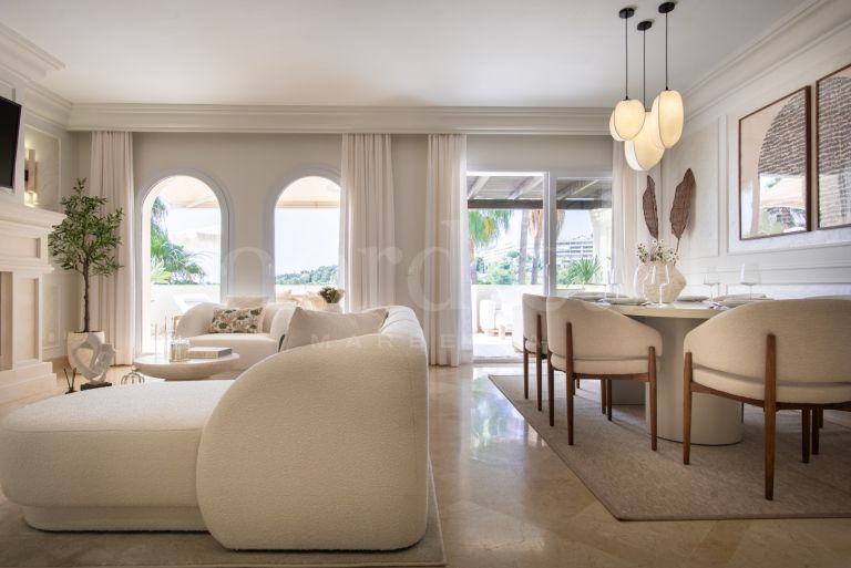 Zweistöckiges Penthouse zu verkaufen in Las Alamandas