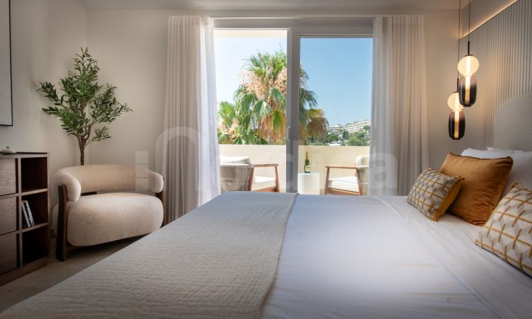 Duplex Penthouse for sale in Las Alamandas