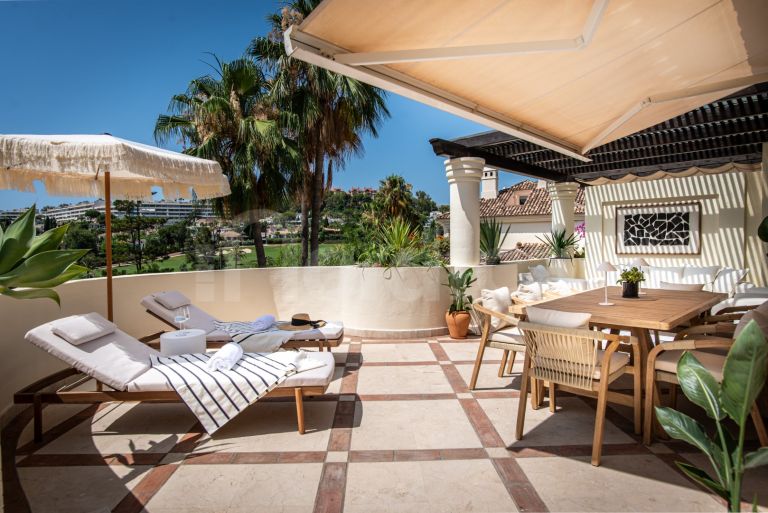 Duplex Penthouse for sale in Las Alamandas