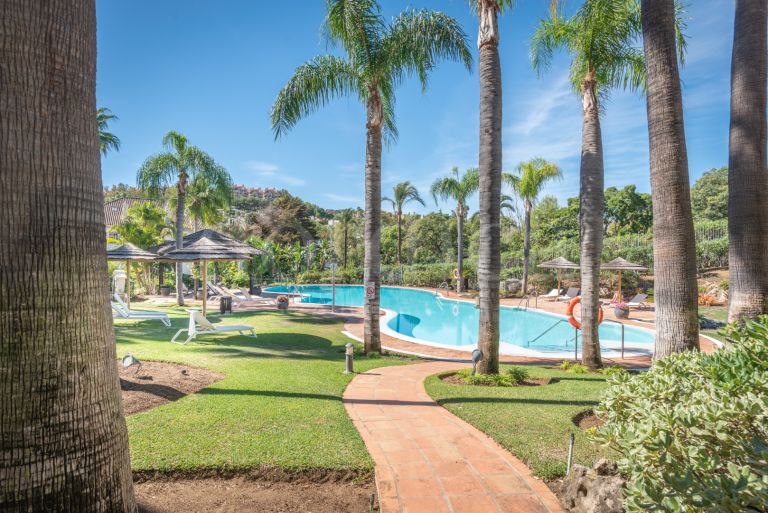 Zweistöckiges Penthouse zu verkaufen in Las Alamandas