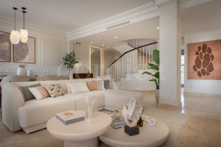Zweistöckiges Penthouse zu verkaufen in Las Alamandas