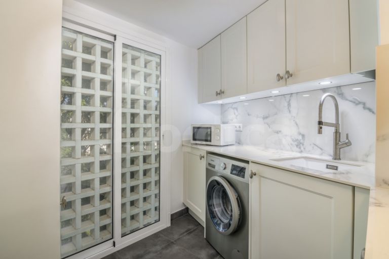 Penthouses for sale in Jardines de Ventura del Mar, Marbella Puerto Banus