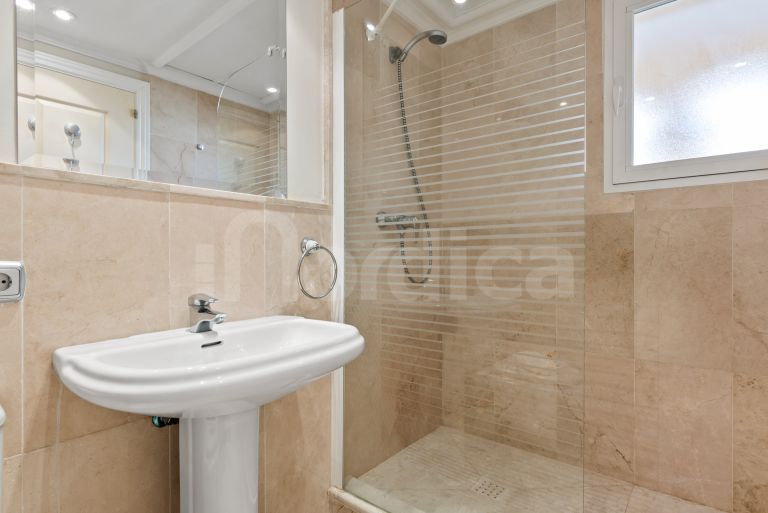 Properties for sale in Marques de Atalaya, Estepona East