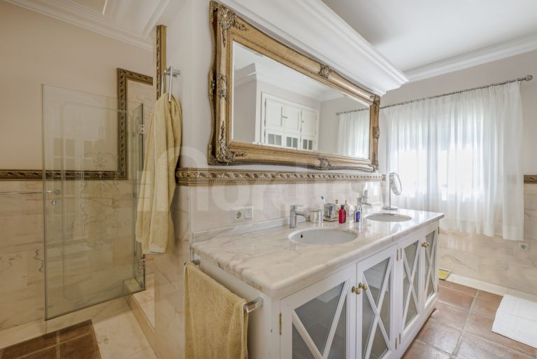 Villa for sale in El Herrojo