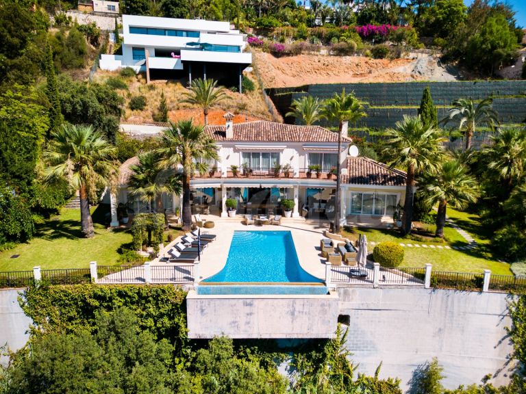 Villa for sale in El Herrojo