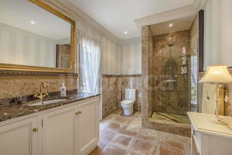 Villa for sale in El Herrojo