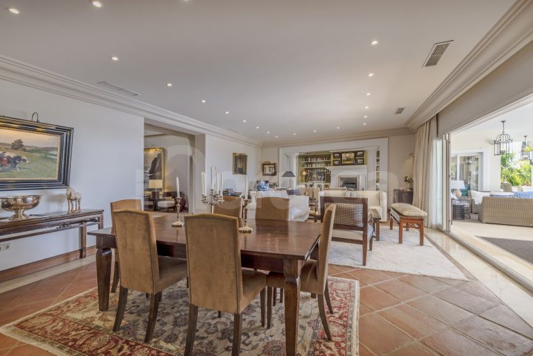 Villa for sale in El Herrojo