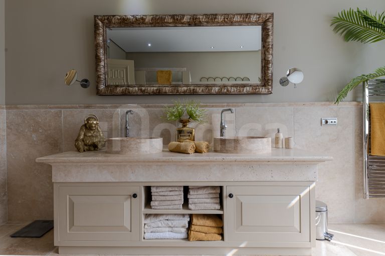 Villa for sale in El Herrojo