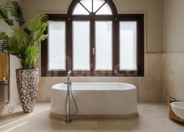 Villa for sale in El Herrojo