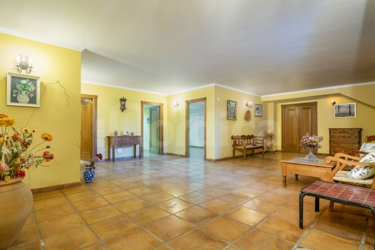 Villa for sale in Altos Reales