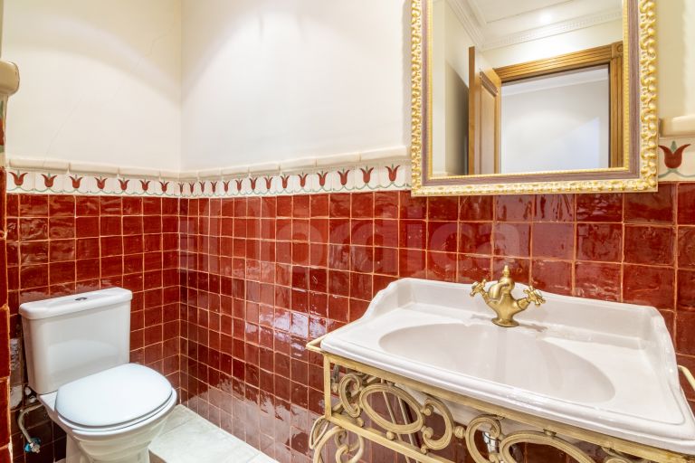 Villa for sale in Altos Reales