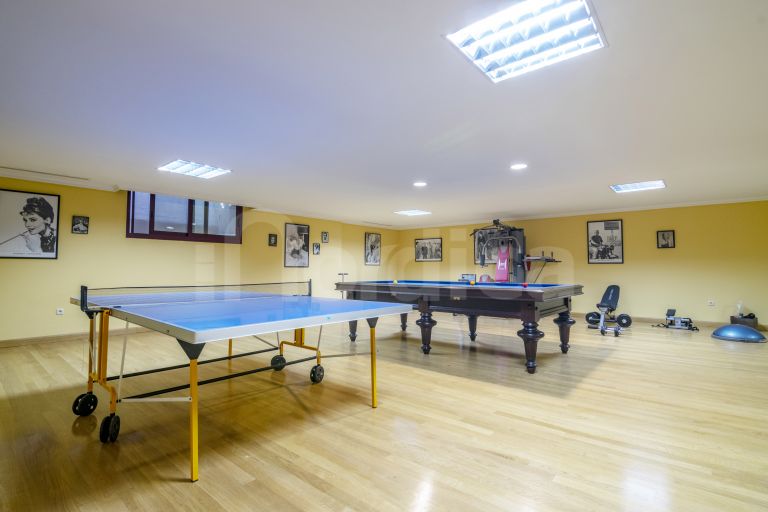 Villa for sale in Altos Reales