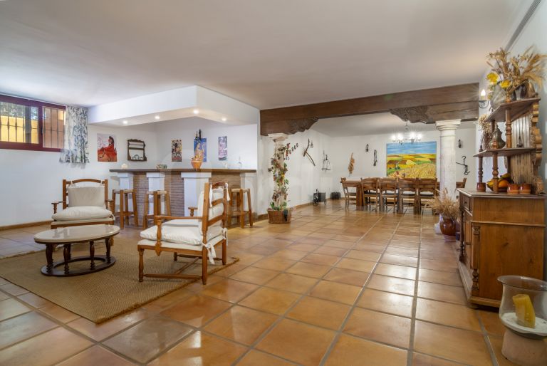 Villa for sale in Altos Reales