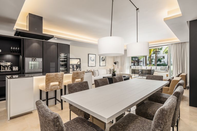 Ground Floor Apartment for sale in Puente Romano