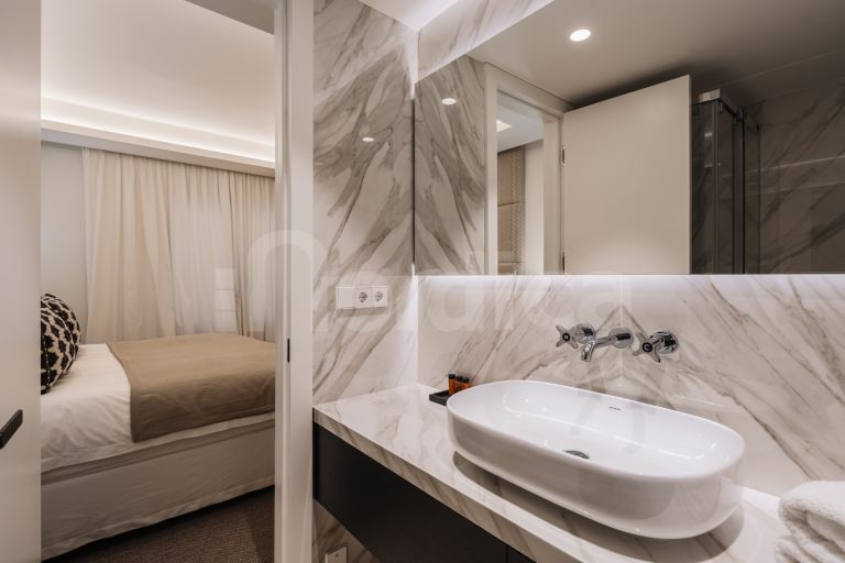 Ground Floor Apartment for sale in Puente Romano