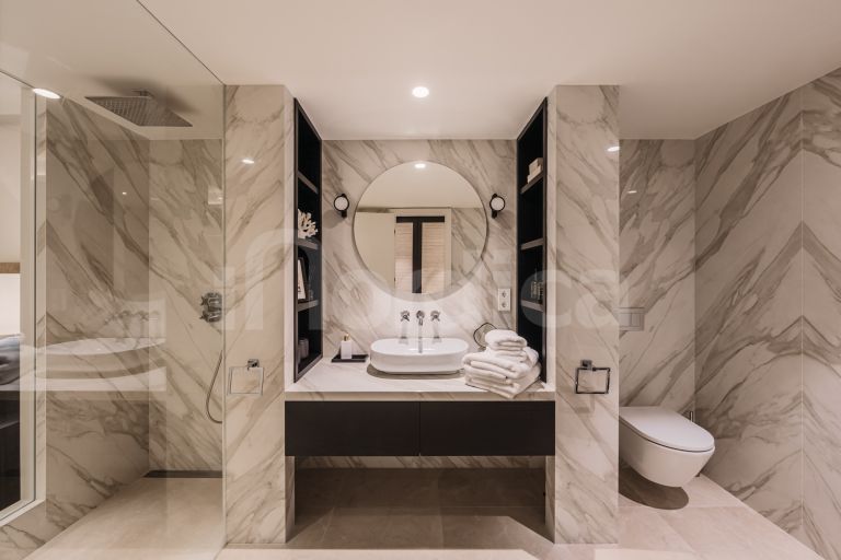 Ground Floor Apartment for sale in Puente Romano