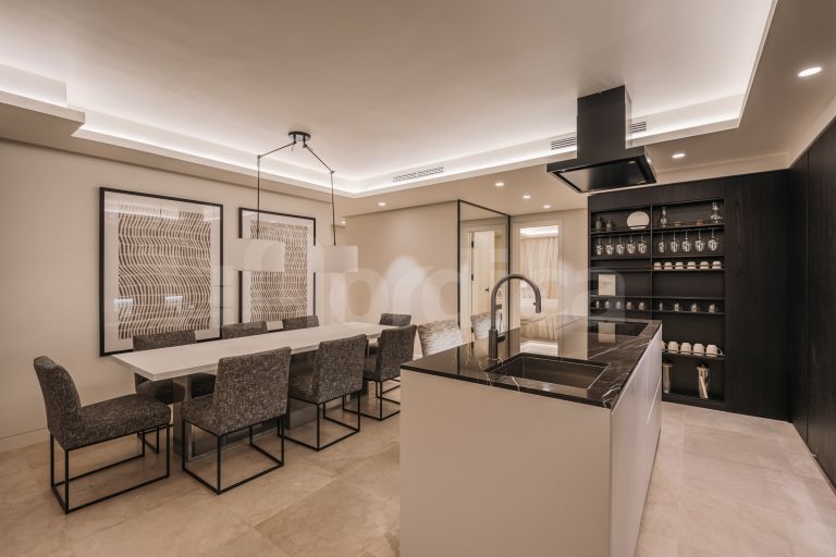 Ground Floor Apartment for sale in Puente Romano