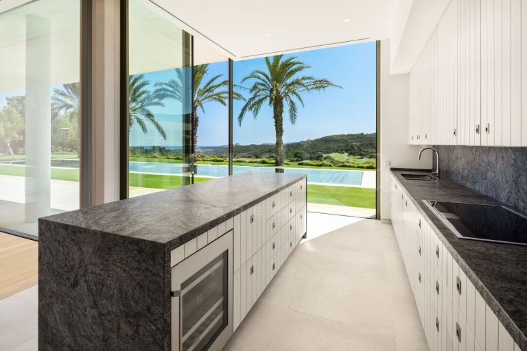 Skräddarsydd golfvilla i frontlinjen