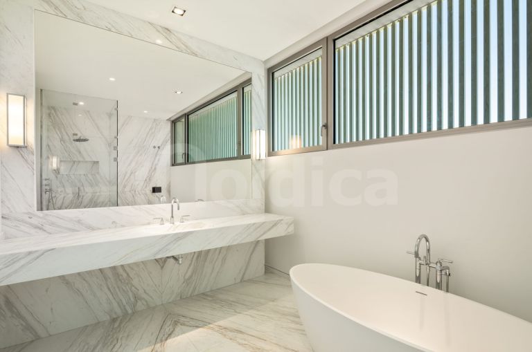 Villa for sale in Finca Cortesin