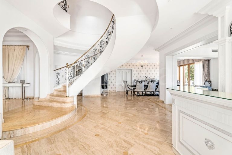 Villa till salu i Paraiso Alto
