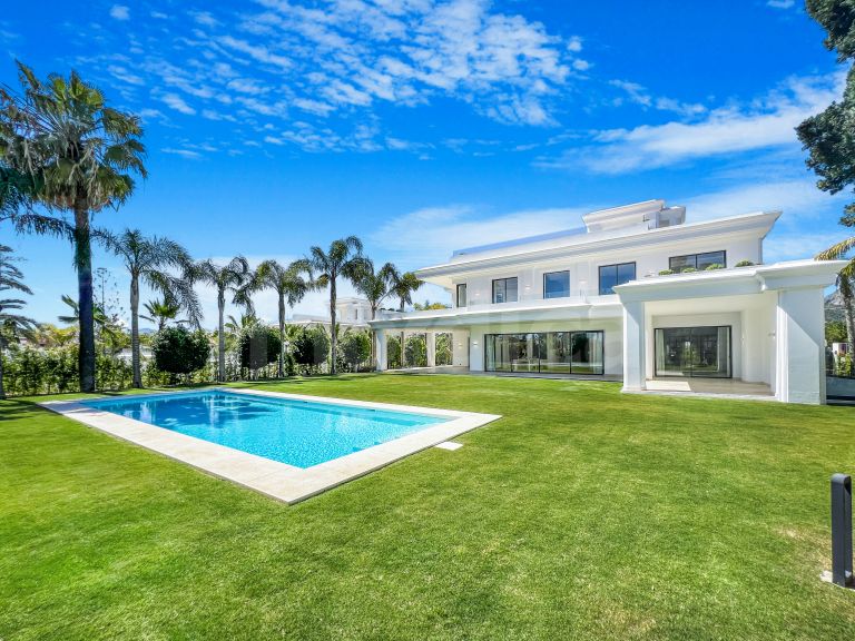 Villa for sale in Las Lomas del Marbella Club