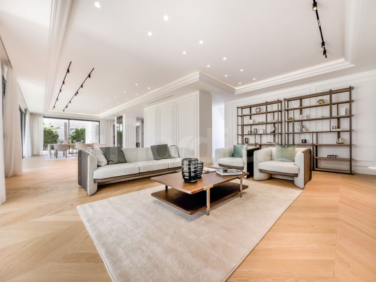 Villa for sale in Las Lomas del Marbella Club