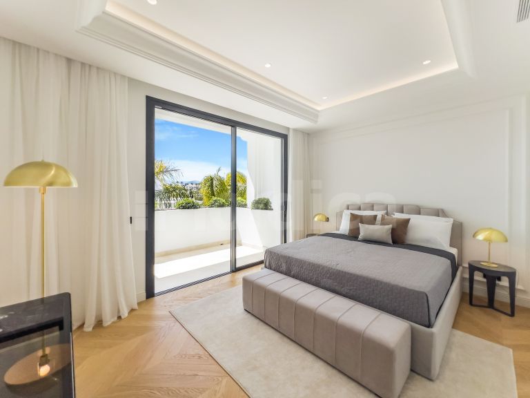 Villa for sale in Las Lomas del Marbella Club