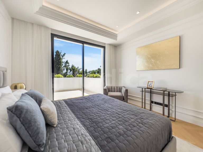 Villa for sale in Las Lomas del Marbella Club