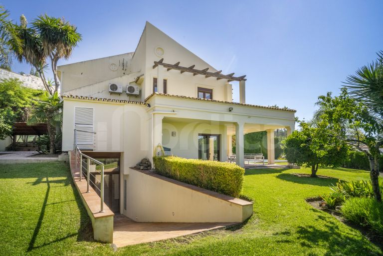 Villa for sale in Supermanzana H
