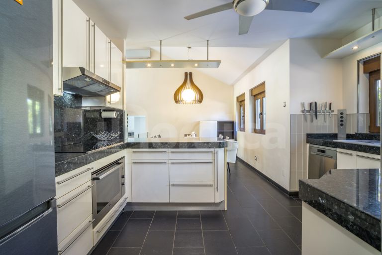 Villa for sale in Supermanzana H