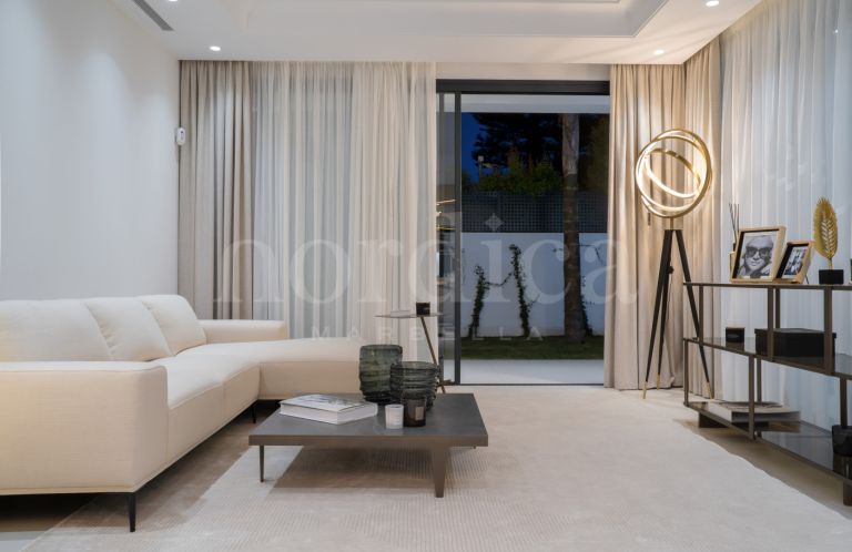 Villa for sale in Rio Verde Playa